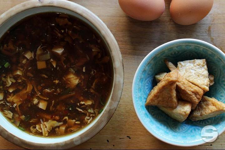 104. Potage Tom-Yum with Thai Chicken - Restaurant Bonbon