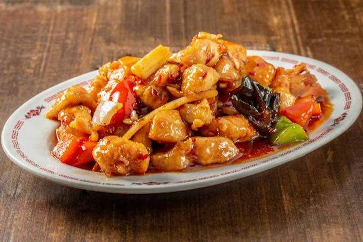 138. Crispy Chicken with Mild Hot Sauce - Restaurant Bonbon