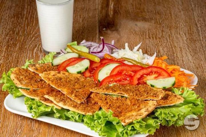 Lahmacun with Minced Meat - Restaurant de La Turquoise