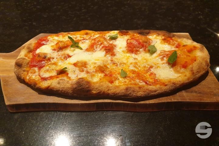 PINSA MARGHERITA - BACiO della Mamma