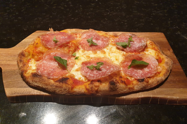 PINSA SALAME MILANO - BACiO della Mamma