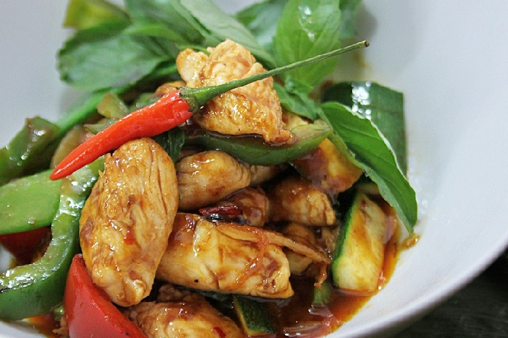 Poulet Sauté au Basilic - Pad Thai