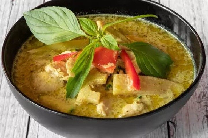 Poulet au Curry Vert - Pad Thai