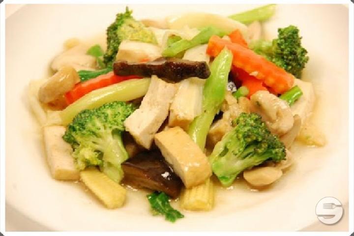 Légumes Sautés avec du Tofu - Pad Thai