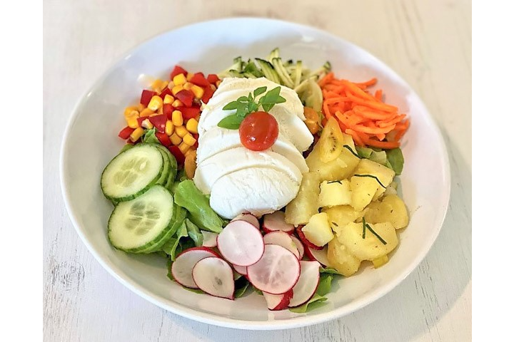 Gemischter Salat mit Mozzarella - Special Pop-Up Healthy-Food-Atelier