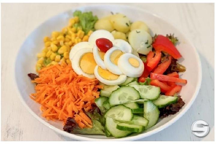 Gemischter Salat mit Bio-Ei - Special Pop-Up Healthy-Food-Atelier