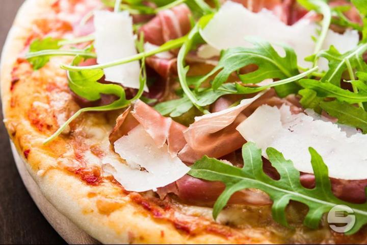 Pizza Lion - Sidewalk Café