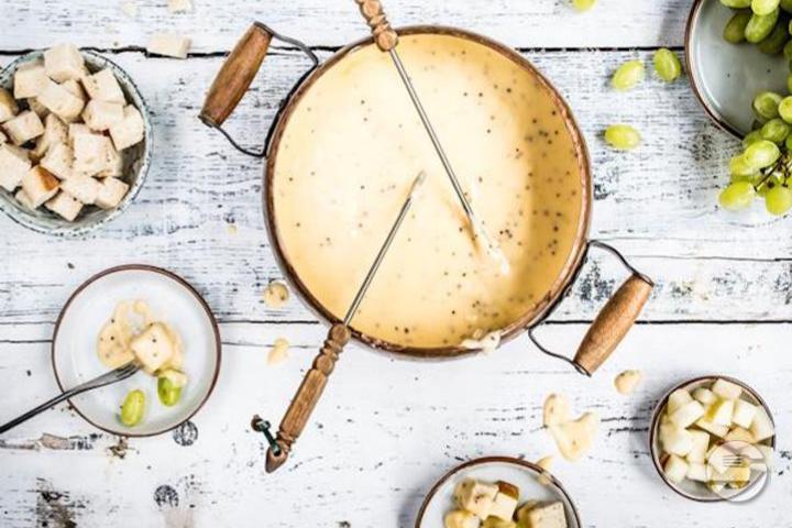 Fondue Neuchâteloise - Pinte de Pierre-à-Bot