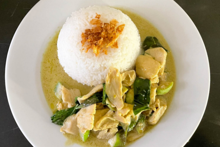 Poulet au curry vert et lait de coco - Le P'tit Exo