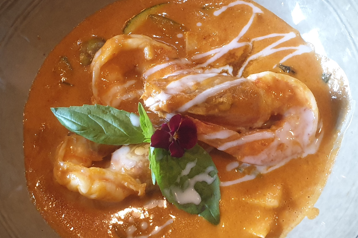 Crevettes sauvages au curry rouge panang - Jaï Thai