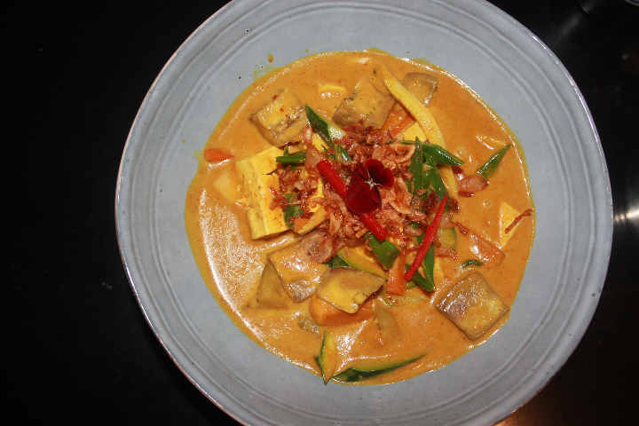 Curry Rouge de Tofu et Légumes - Jaï Thai