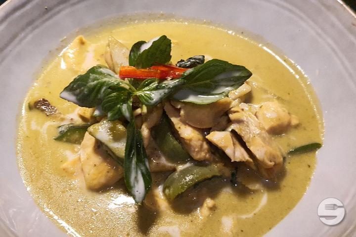 Supreme de Poulet au Curry Vert et Basilic Thai - Jaï Thai