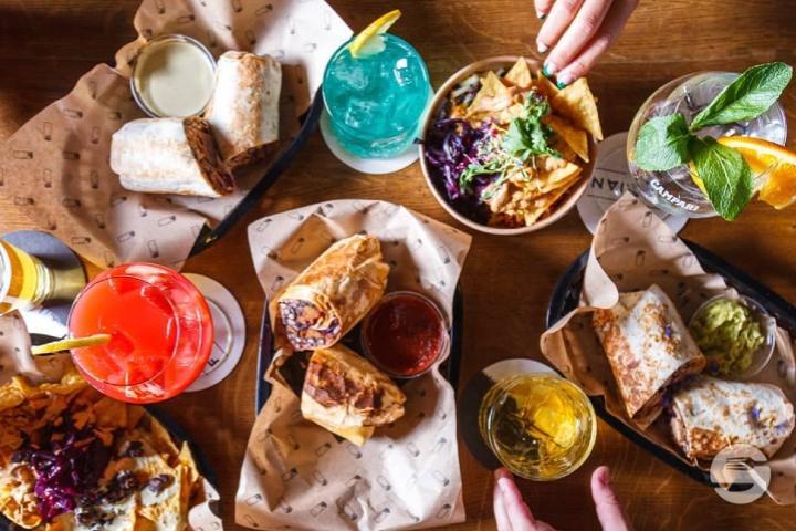 Chips with gratinated cheese and salsa - The Lunchbox