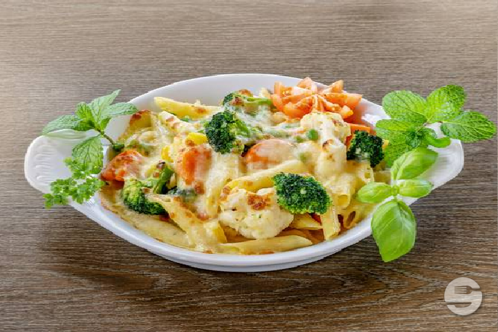 Auflauf mit Broccoli, Gemüse und Rahmsauce - Awania Pizza Burger