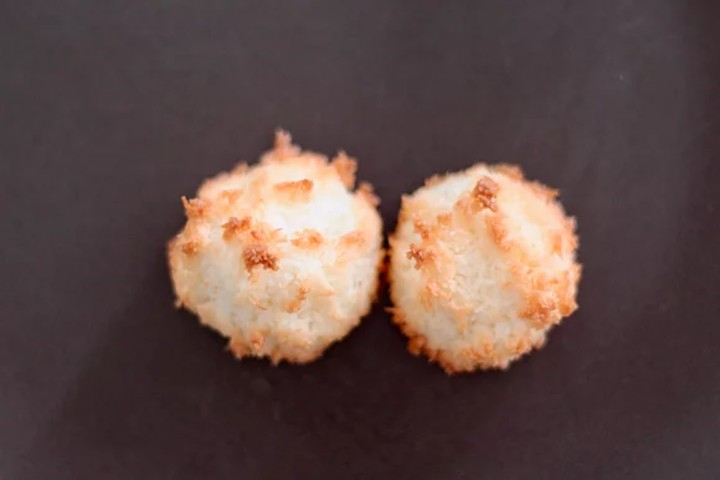 Keto Coconut Macaroons - Lin Switzerland