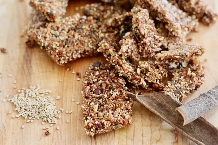Keto Cinnamon Granola Chunks - Lin Switzerland