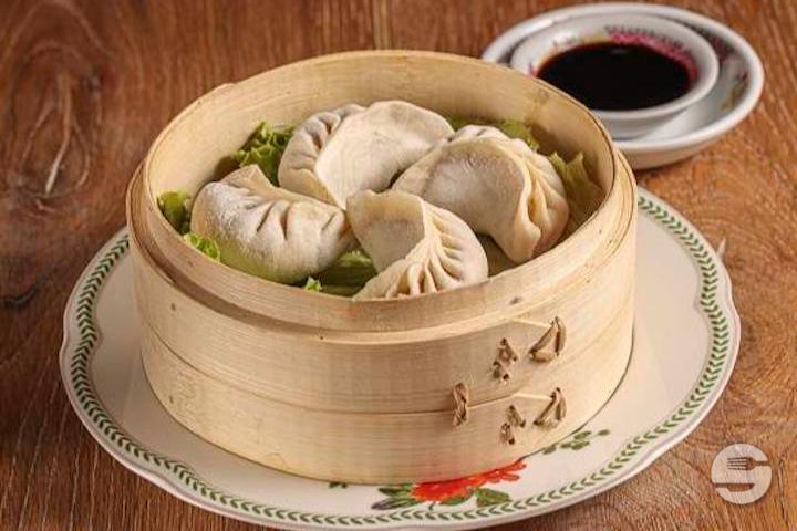 6. Steamed Pork Ravioli - Rong Town