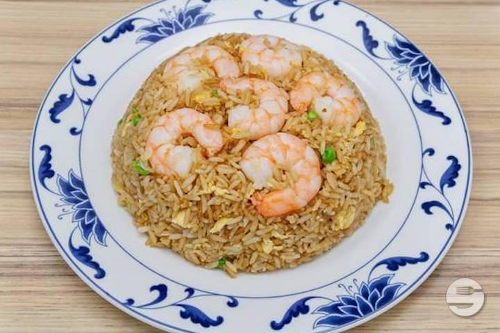 18. Fried Rice with Shrimps - Rong Town