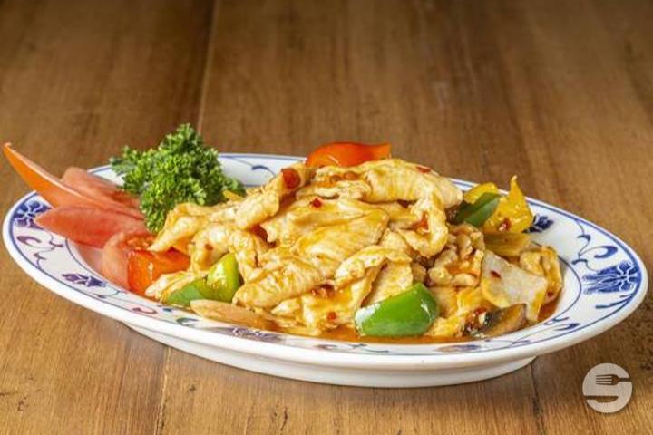 31. Chicken Rice with Curry - Rong Town