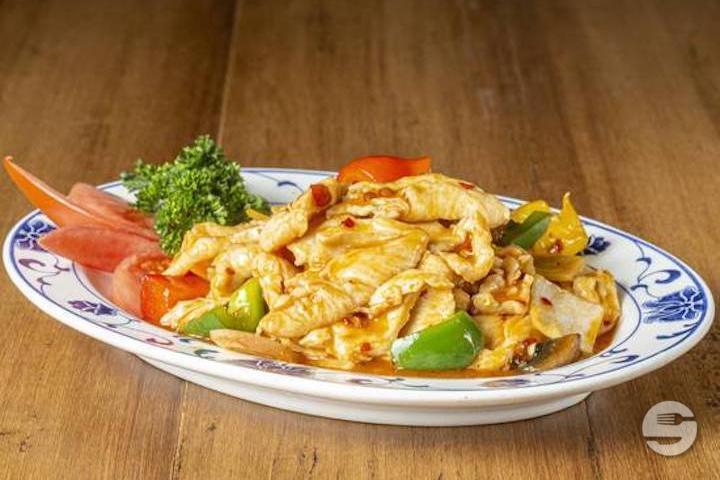 32. Chicken Rice with Basil - Rong Town