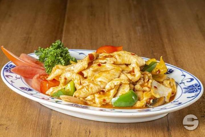39. Chicken Rice with Green Curry - Rong Town