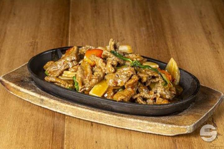 62. Beef Rice with Basil - Rong Town