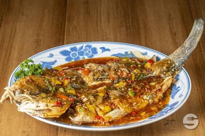 90. Sweet and Sour Fish Rice - Rong Town