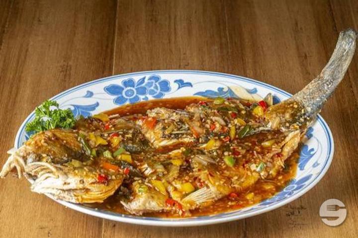 91. Fish Rice with Curry - Rong Town