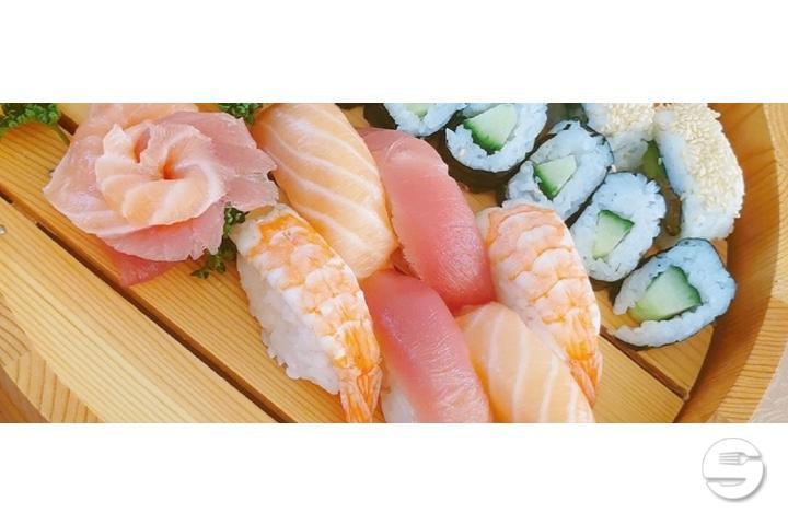 Shake Maki (6 pieces) - Grand Asia Restaurant