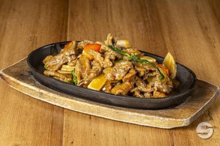 36. Boeuf aux Champignons et Pousses de Bambou - Jia Ming
