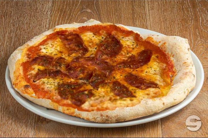 Pizza Salami - Ali's Pizza & Kebab