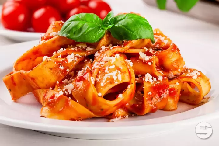 Pâtes Sauce Napoli - Valentina Restaurant
