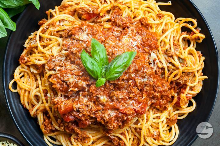 Pâtes Sauce Bolognaise - Valentina Restaurant