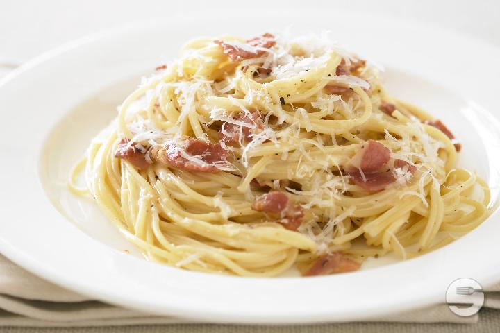 Pâtes Sauce Carbonara - Valentina Restaurant