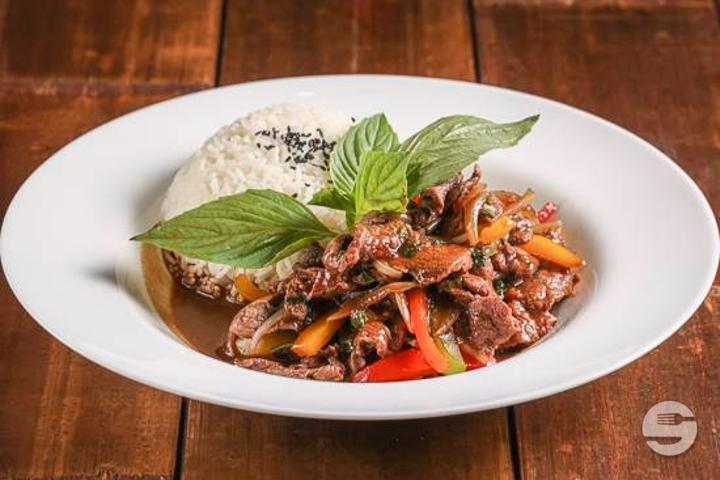Sautéed Beef with Basil - Bamee Resto
