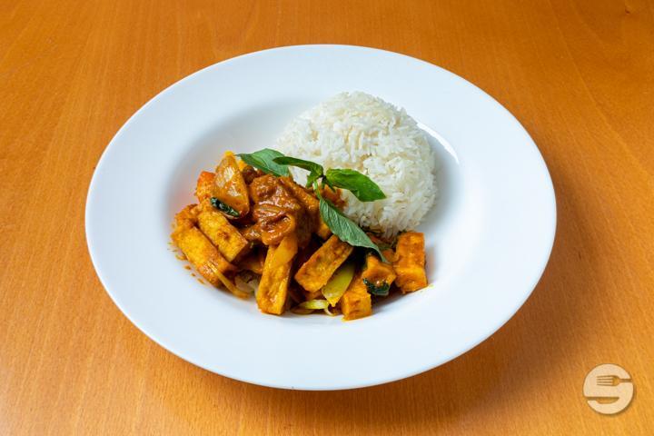 Yellow Curry Tofu with Vegetables - Bamee Resto
