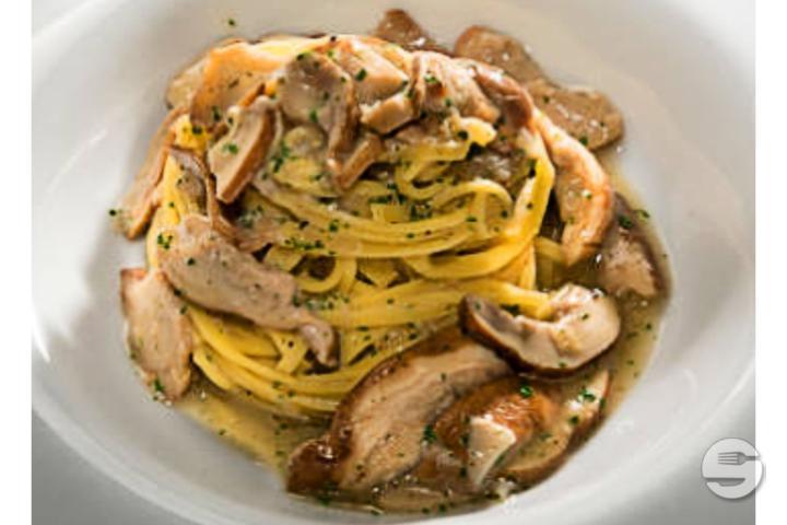 Tagliatelle ai Porcini - Ristorante Guna