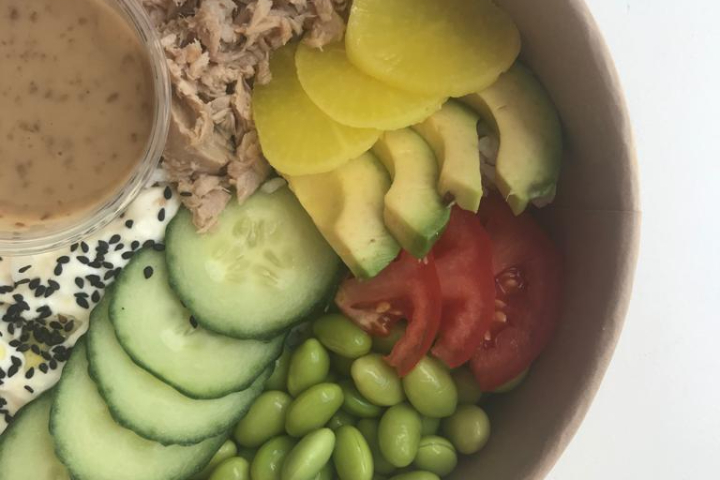 Poke bowl thon oeuf poché bacon - uniquement vendredi dès 11h30 - Montfalcon