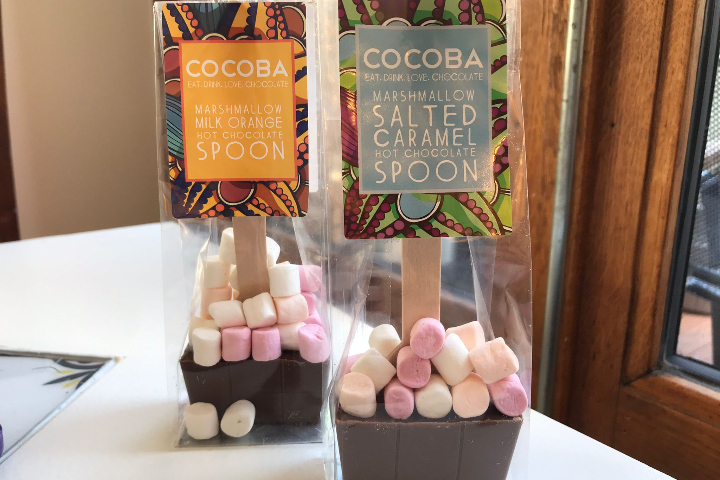 CHOCOLAT CHAUD SPECIAL AU CARAMEL SALE & MARSHMALLOW - MARSHMALLOW CARAMEL SEA SALT HOT CHOCOLATE SPOON - Montfalcon