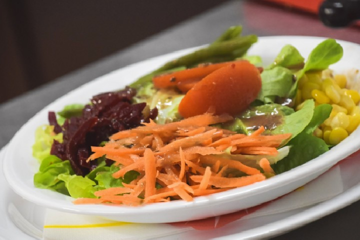 Insalata mista grande - Ristorante Pizzeria del Ponte