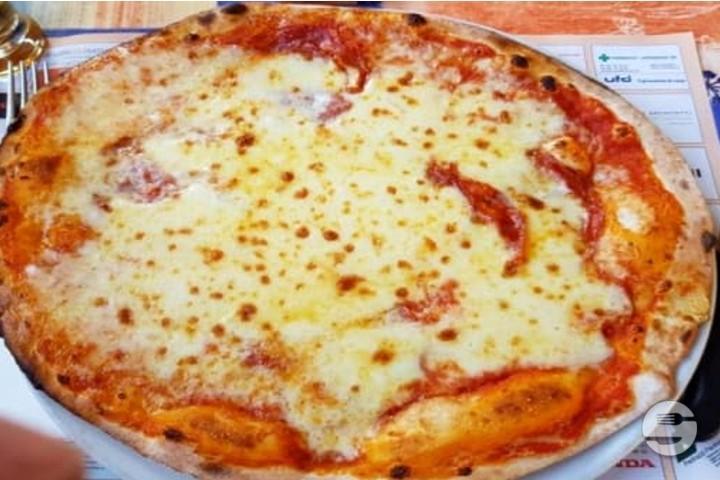 Pizza Margherita - Ristorante Pizzeria del Ponte