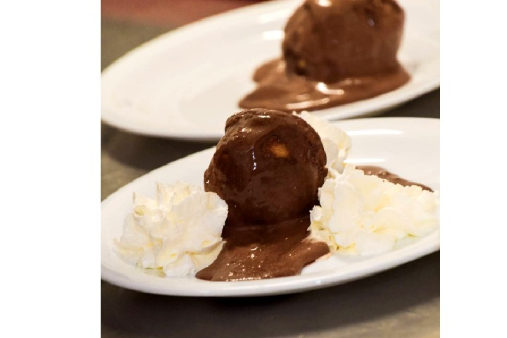 Profiteroles - Ristorante Pizzeria del Ponte