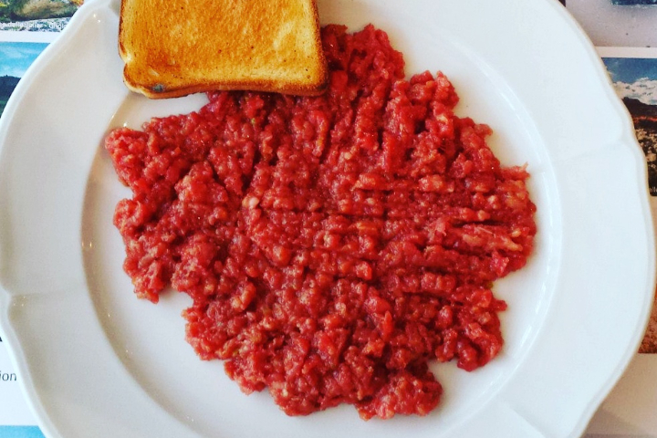 Tartare di filetto tagliato a mano - Ristorante Pizzeria del Ponte