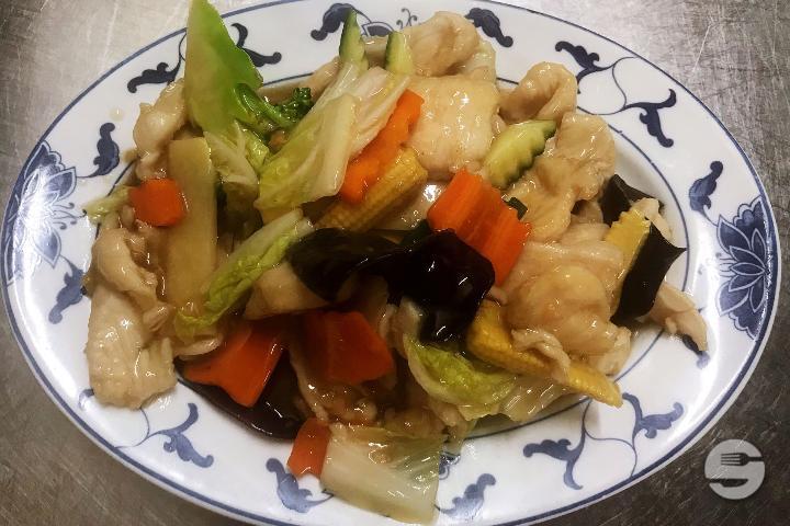 86. Chicken with Vegetables - Hong Kong City