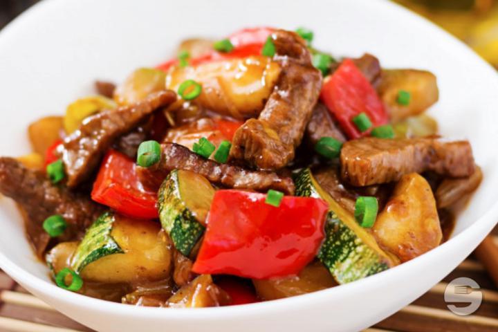 61. Beef with Saté sauce - Hong Kong City