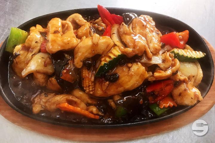 80. Chicken on the hot plate - Hong Kong City