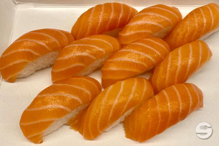Sushi Saumon 10p. - Kiku Sushi