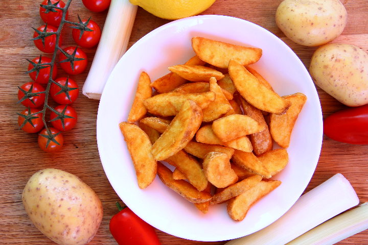 POTATO WEDGES - JUICY BEEF BURGER
