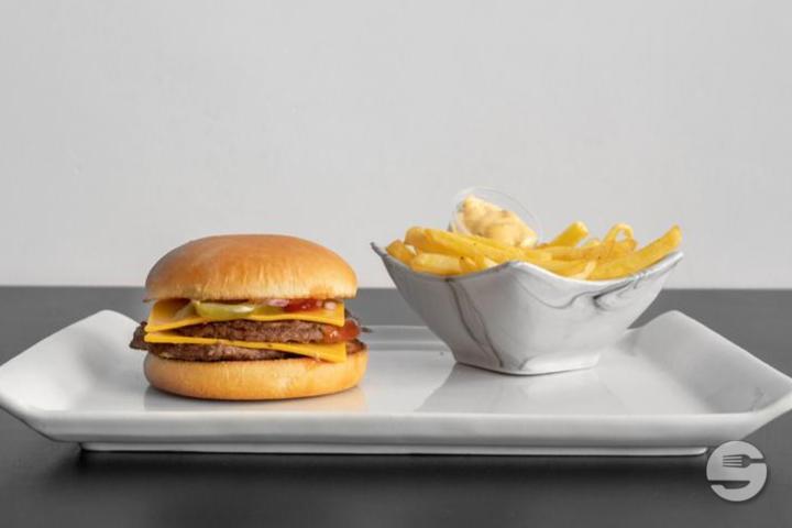 Double Cheeseburger - DZ Burger
