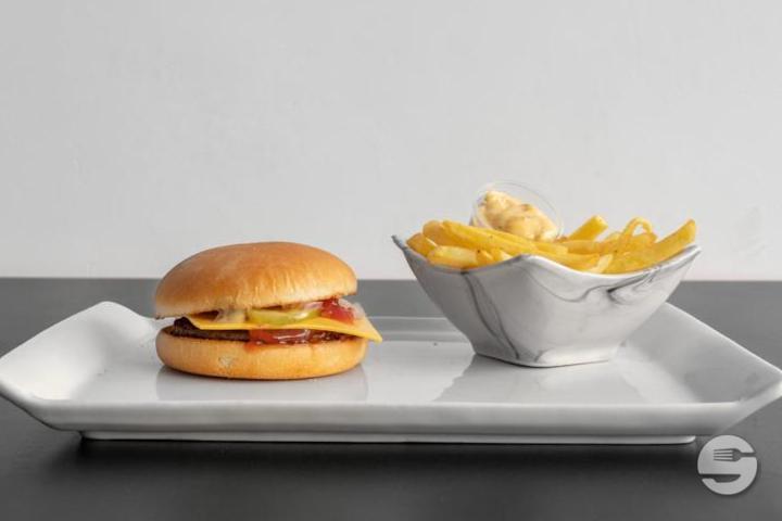 Cheeseburger Menu - DZ Burger
